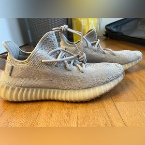 Yeezy Boost Men size 10.5
